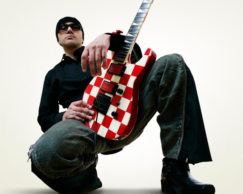 THE UK’S LEGENDARY GUITARIST DAVE SHARMAN: We Talk DEEP PURPLE, Career Highlights and&nbsp;MORE!