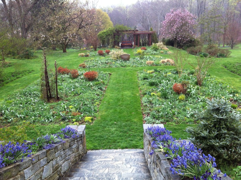 Bloodmilk / Ghostly Garden – by Avalon&nbsp;Graves